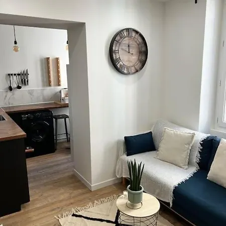1 Neuf A 100 M Des Plages Et De La Gare Apartment