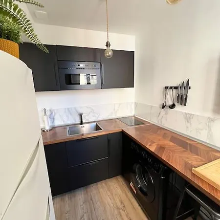1 Neuf A 100 M Des Plages Et De La Gare Appartement *